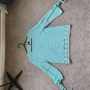 Heart N Crush Very Lightweight Burnout Sweater, Jr Large, See measurements